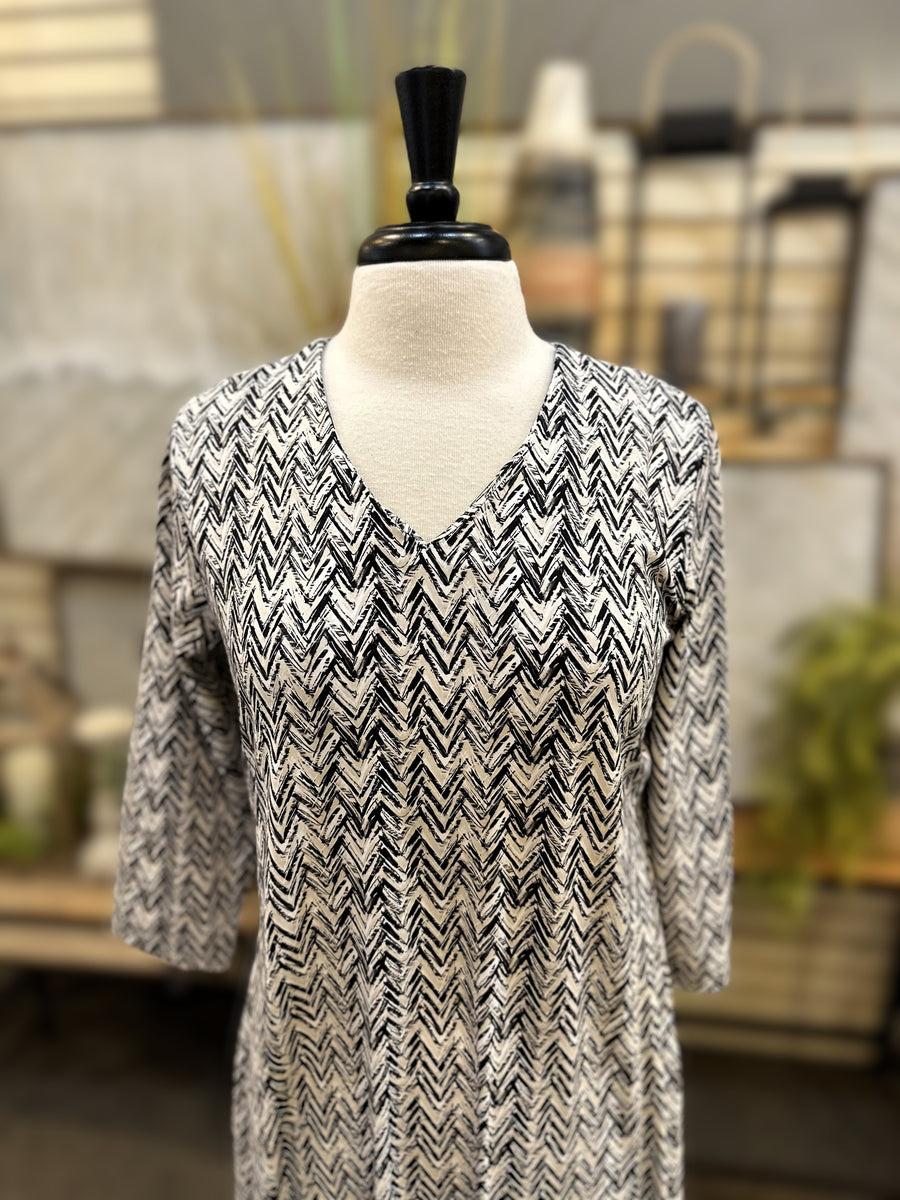 Lulu B UPF 50+ Maxi V-Neck Dress with 3/4 Sleeve