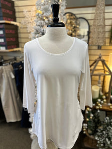White 3/4 Sleeve Scoop Neck Top by Creation