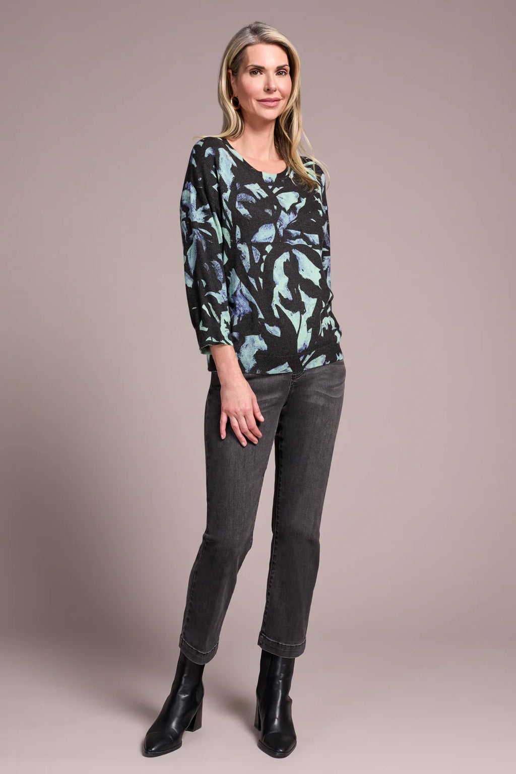 Tribal Fashions Soft Yarn 3/4 Sleeve Crewneck Sweater