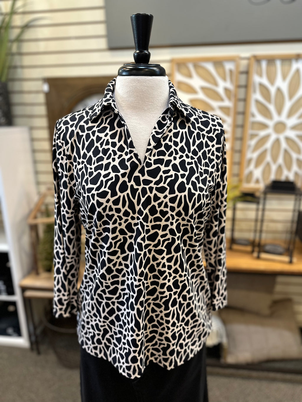 Lulu B UPF 50+ Collared Giraffe Print Pullover V-Neck Blouse