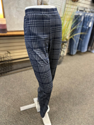 Houndstooth Print Pull-On Dress Pant with Functioning Front Pockets by Creation