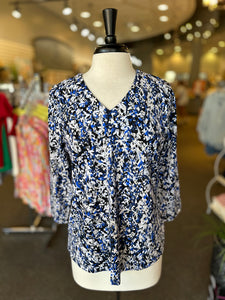 Lulu B UPF 50+ 3/4 Sleeve V-Neck Top - Vine Print