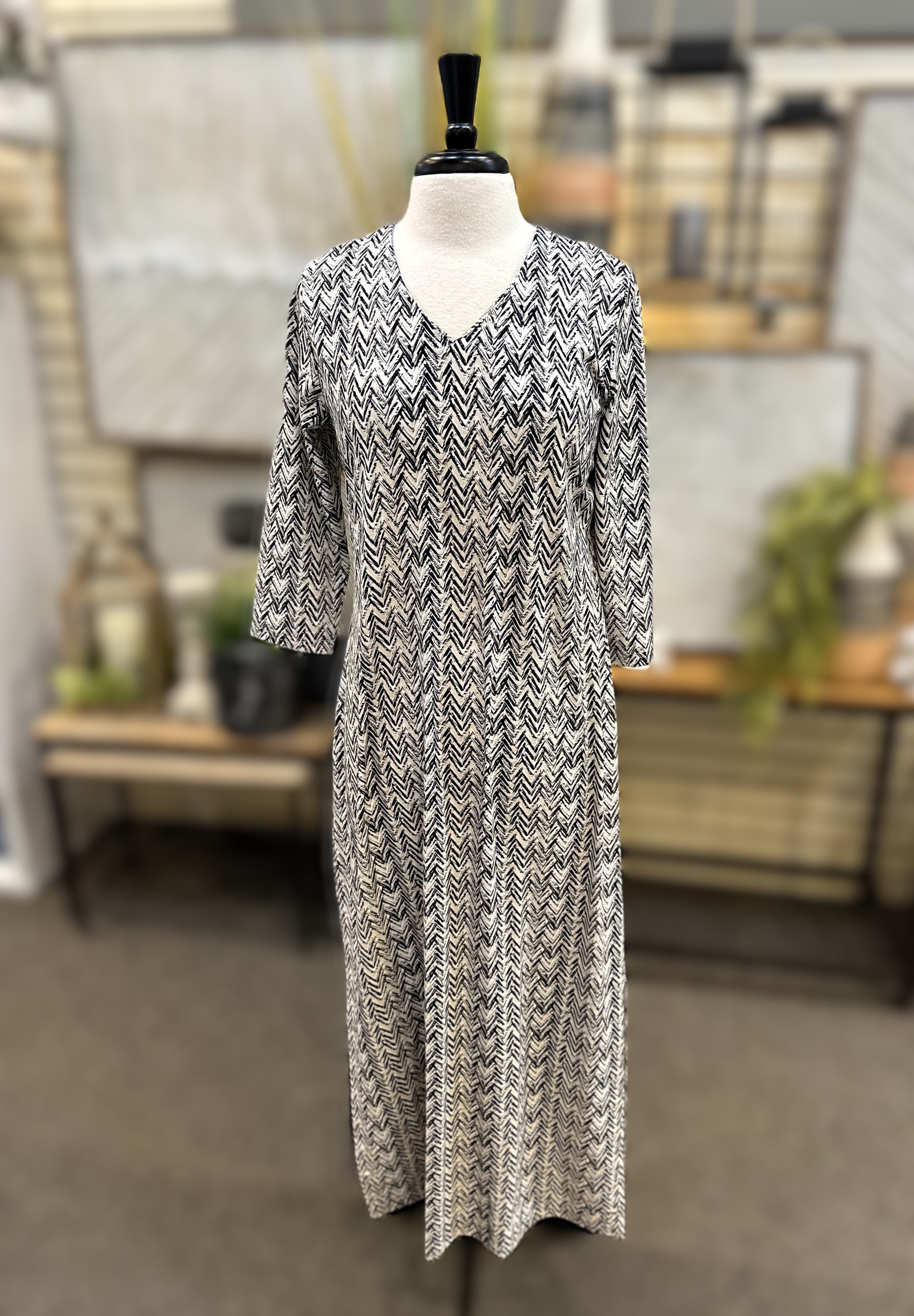 Lulu B UPF 50+ Maxi V-Neck Dress with 3/4 Sleeve
