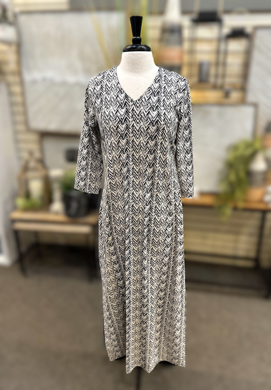 Lulu B UPF 50+ Maxi V-Neck Dress with 3/4 Sleeve - Chevron Print