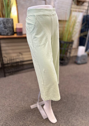 Inspired by Wild Palms Cotton Breezy Pull On Capri - Frosty Mint