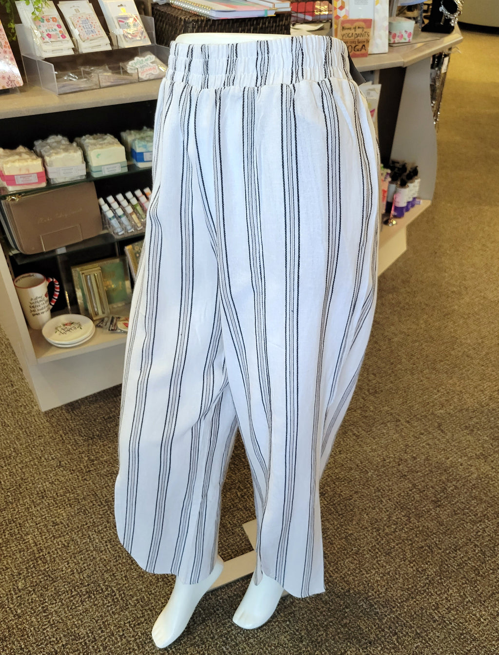 Tulip Slit Wide Leg Drawstring Crop