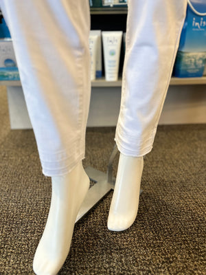 Ethyl Fly Front Fray Hem Ankle Jean - White